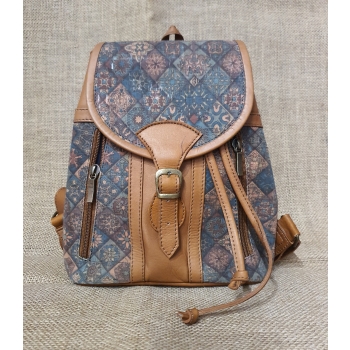 Plecak ze skóry i korka   jasnobrązowy .